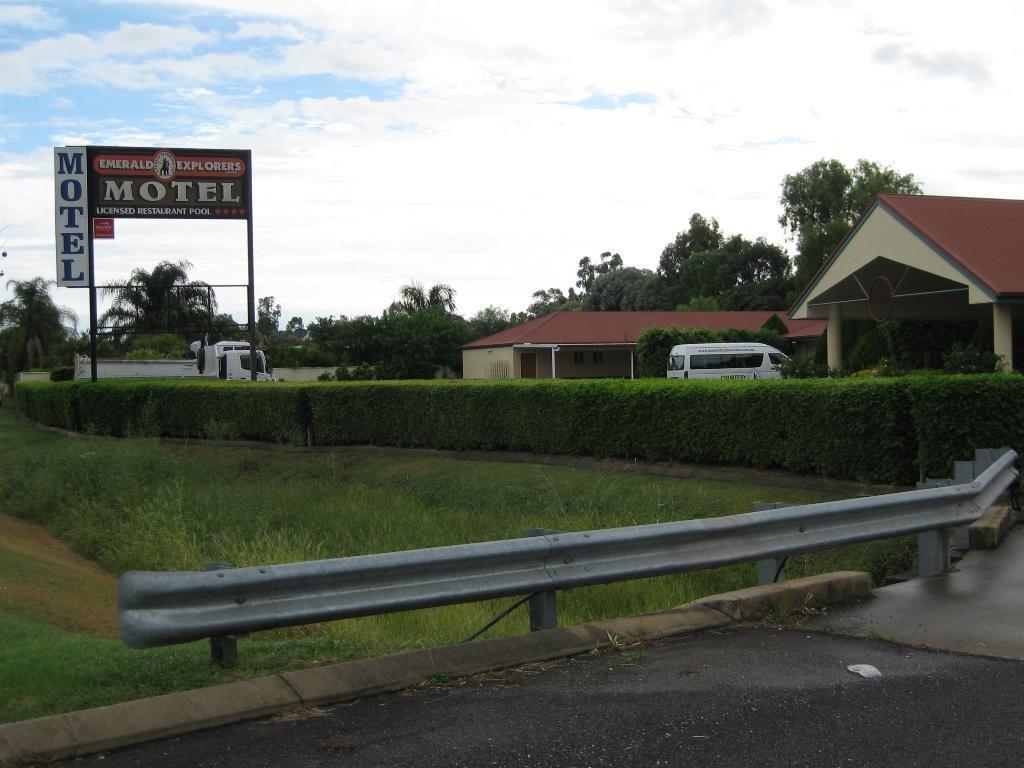 Emerald Explorers Inn Extérieur photo