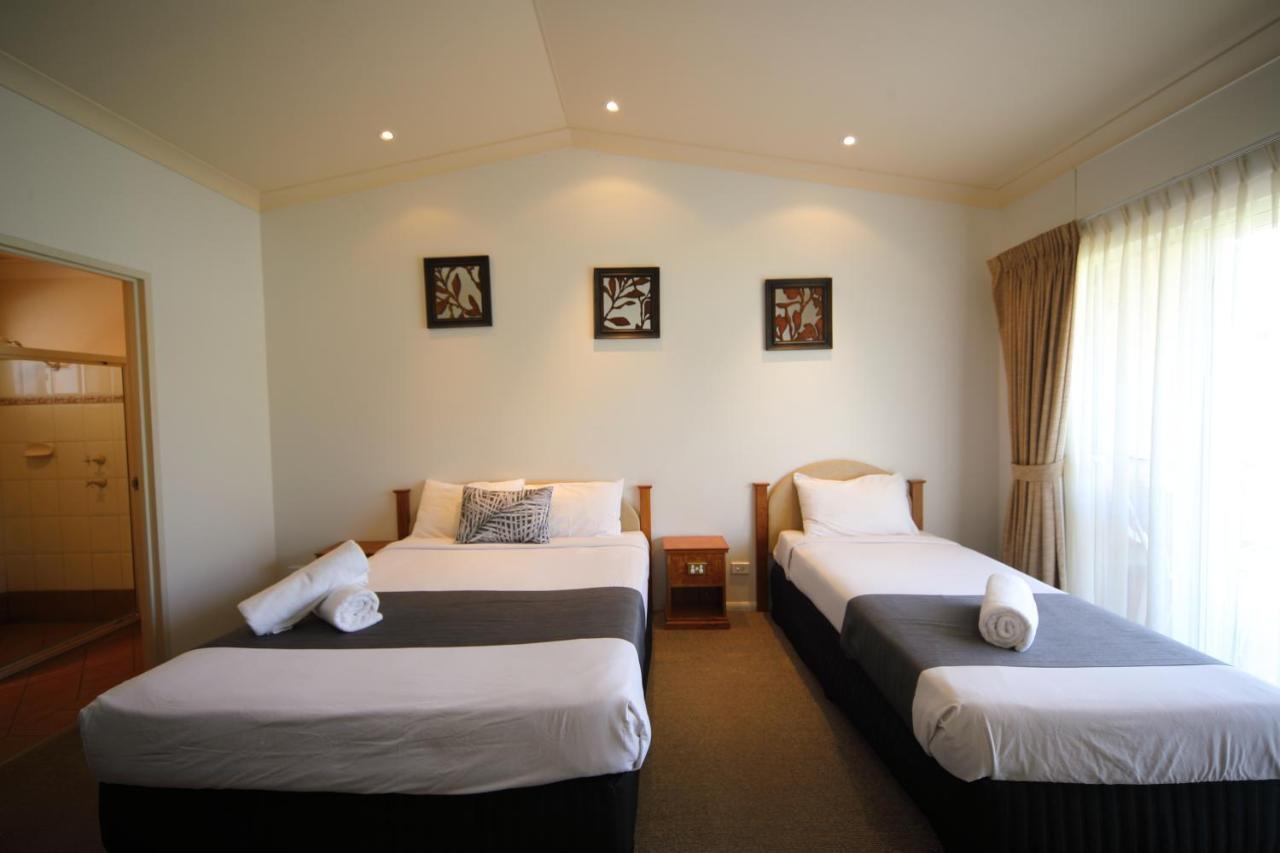 Emerald Explorers Inn Extérieur photo